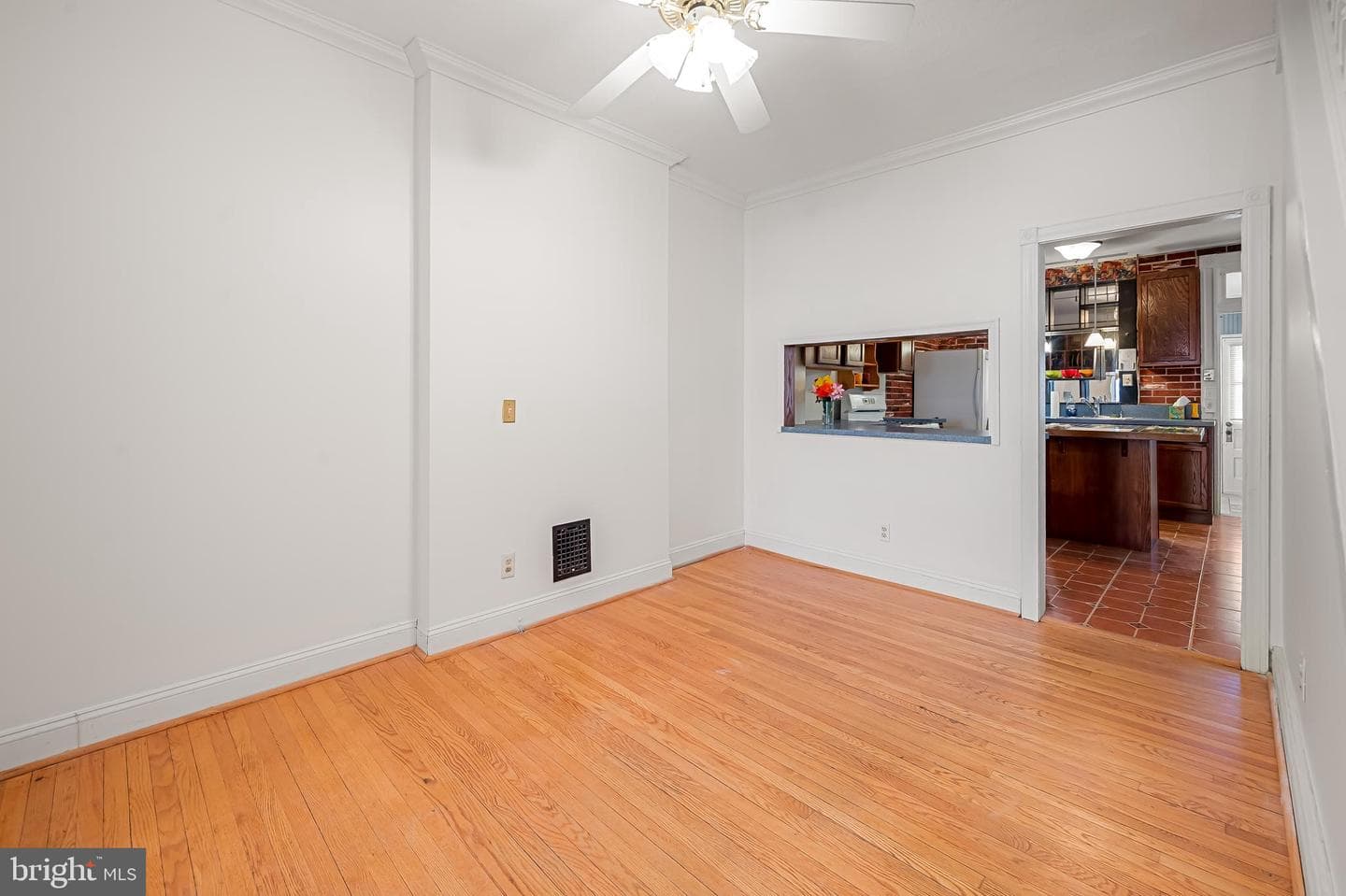3619 Malden Avenue photo 11