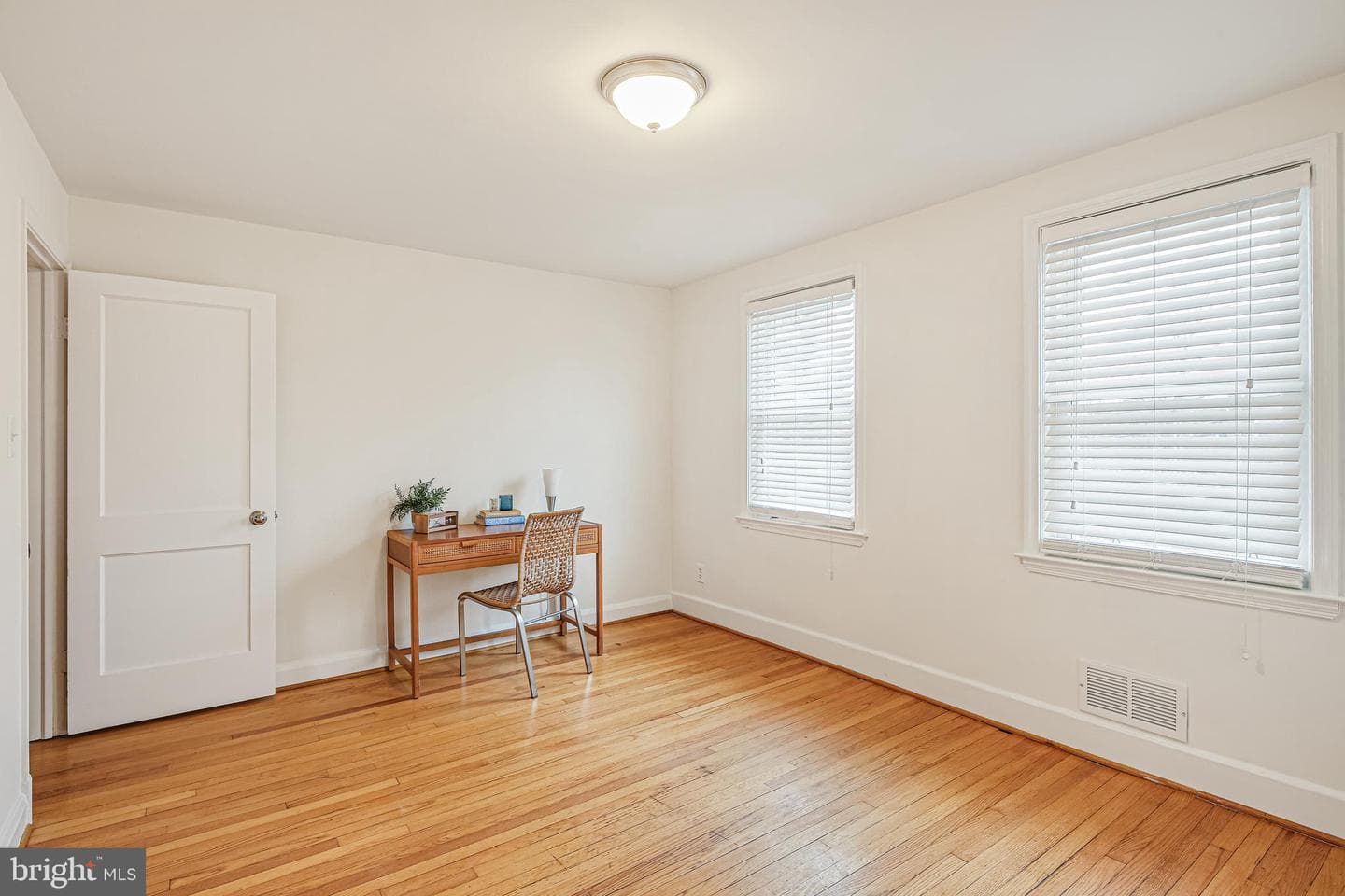 733 Bethnal Road photo 13