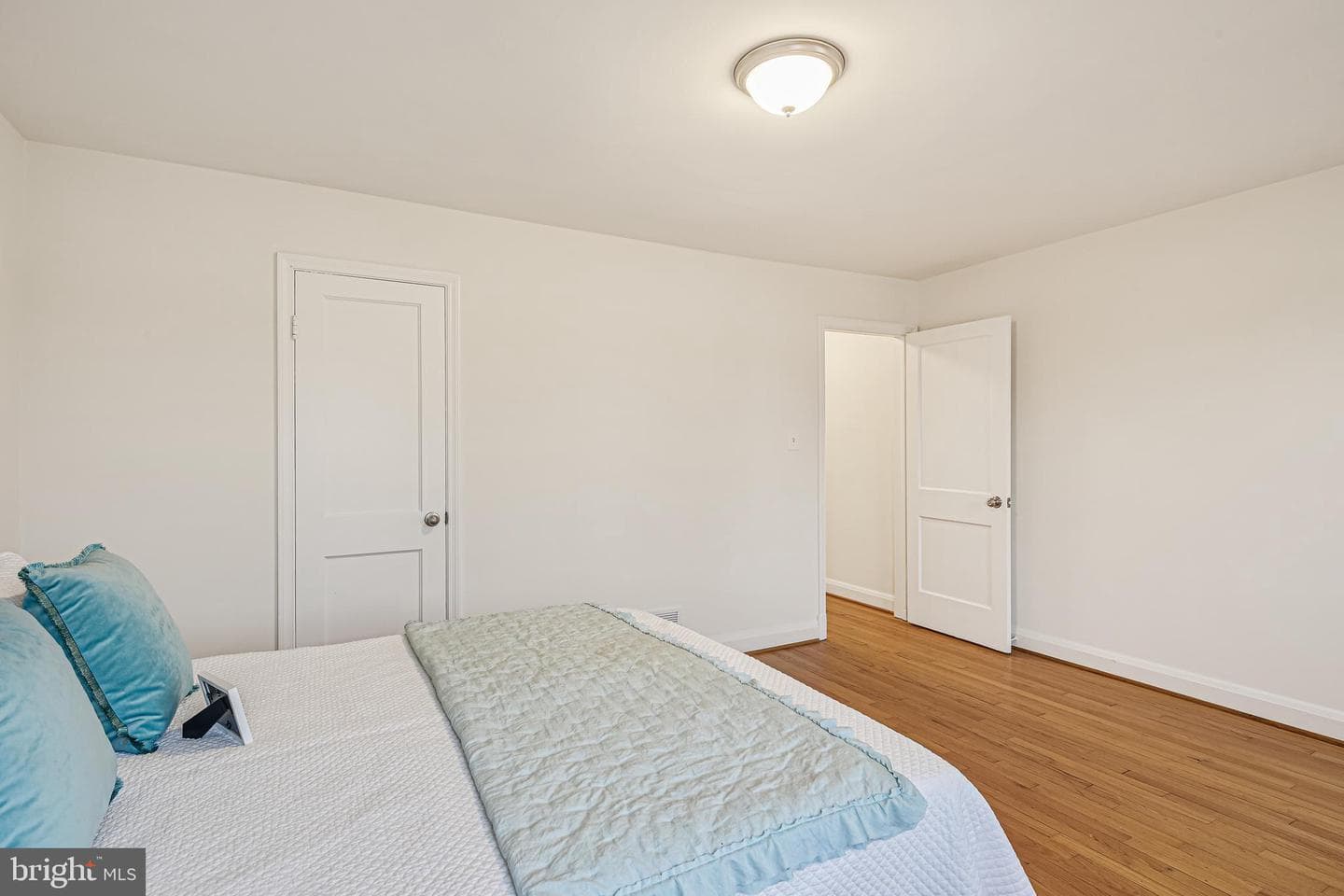 733 Bethnal Road photo 16
