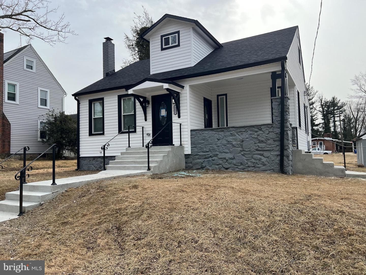 5211 W North Avenue photo 1