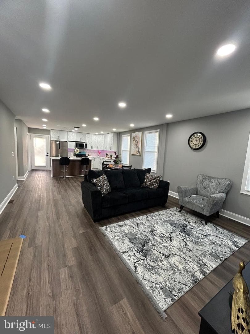 5211 W North Avenue photo 4