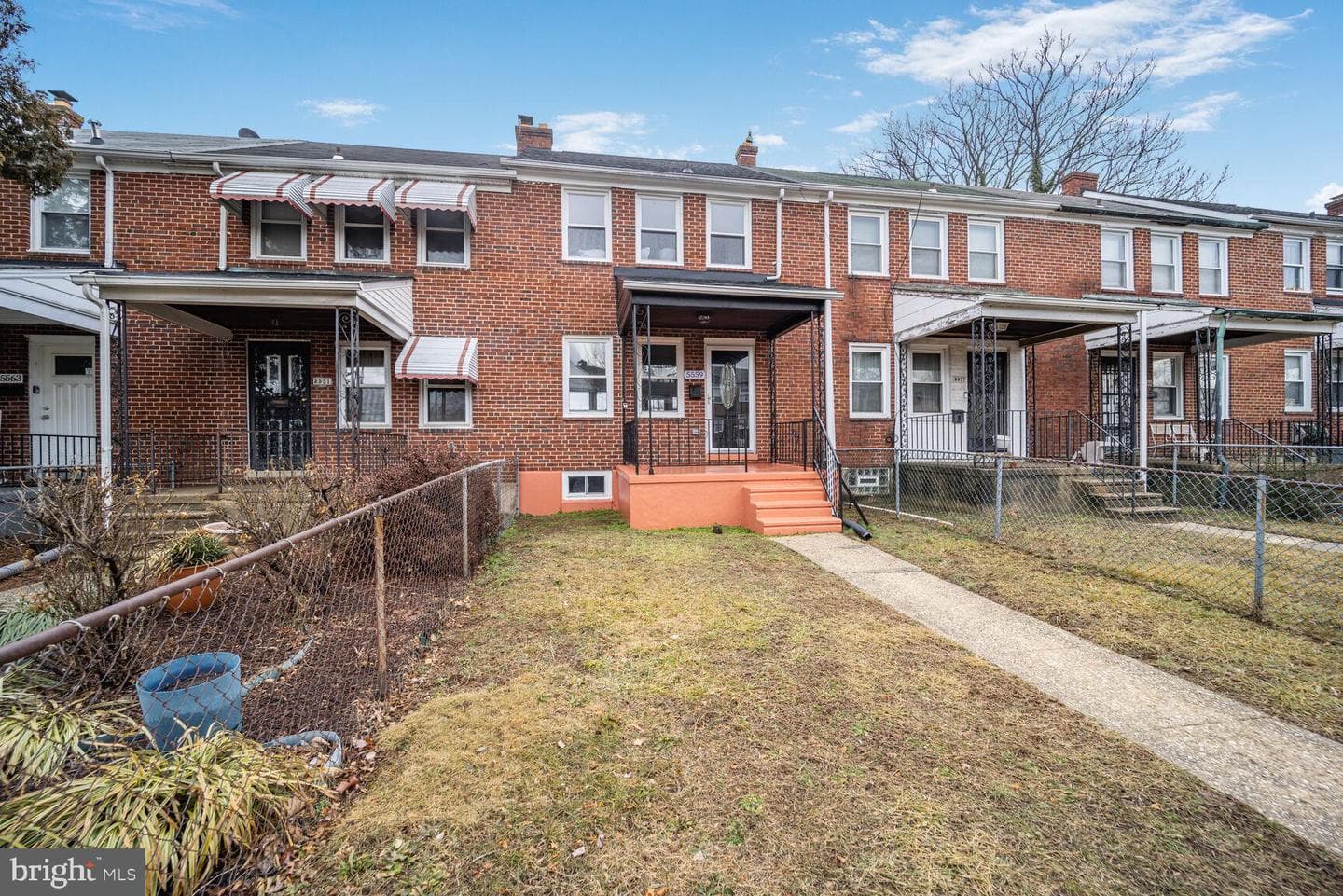 5559 Midwood Avenue photo 1