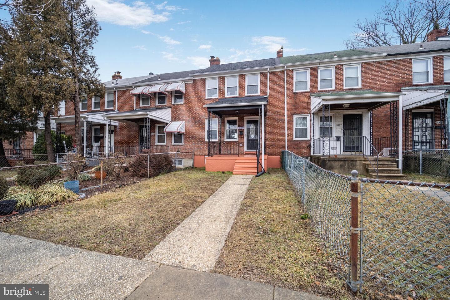 5559 Midwood Avenue photo 2