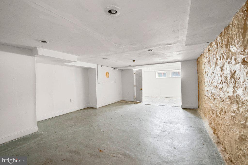 3038 Guilford Avenue photo 18