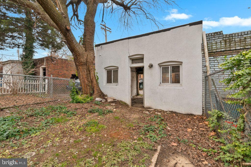 3038 Guilford Avenue photo 24