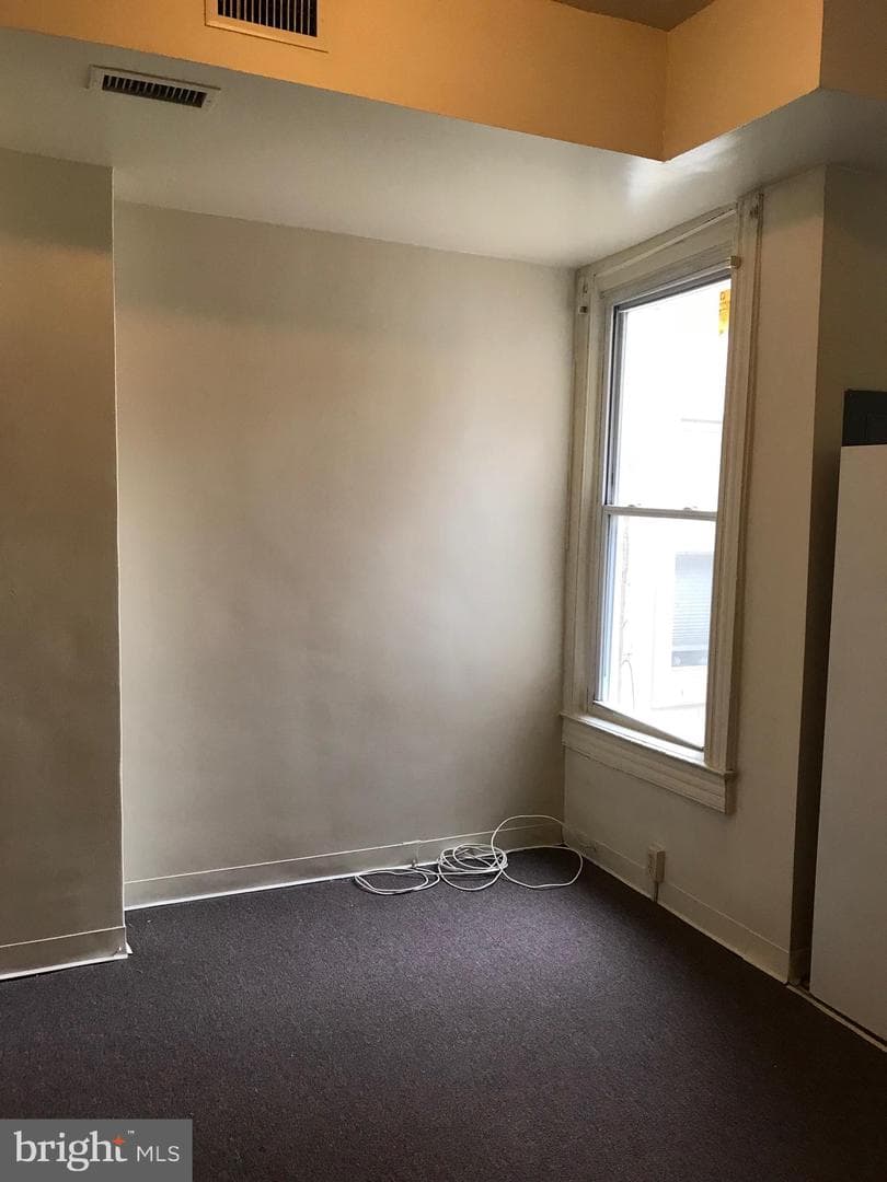 1112 Guilford Avenue photo 5