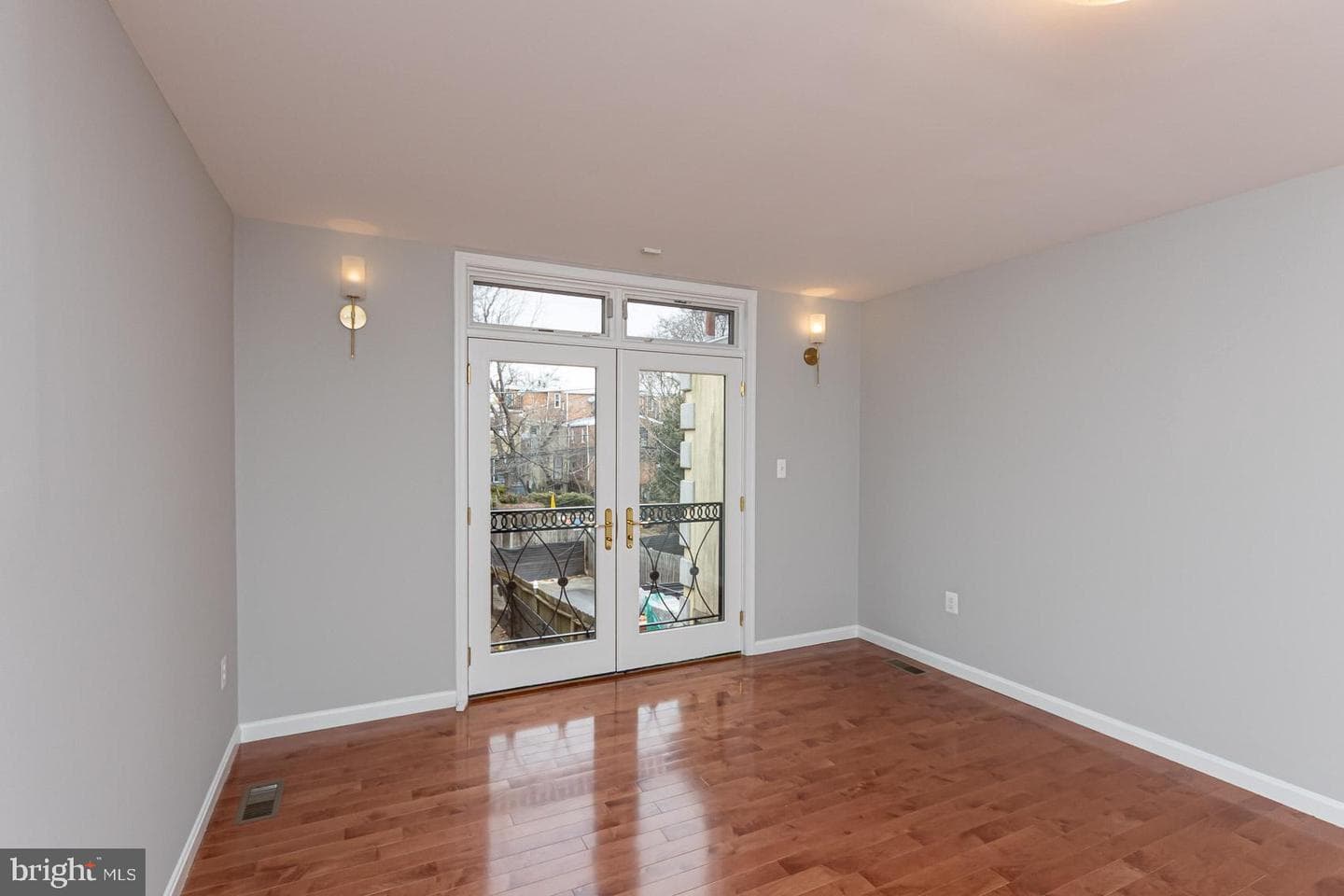 1322 W Lombard Street photo 14