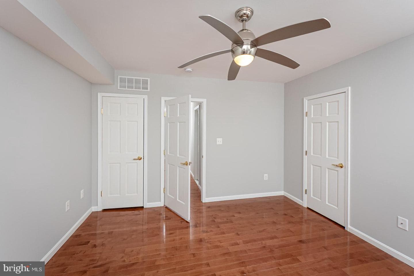 1322 W Lombard Street photo 16