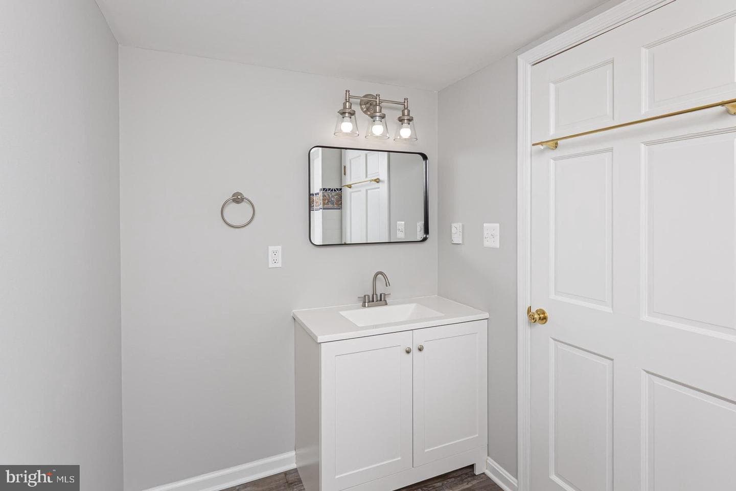 1322 W Lombard Street photo 18
