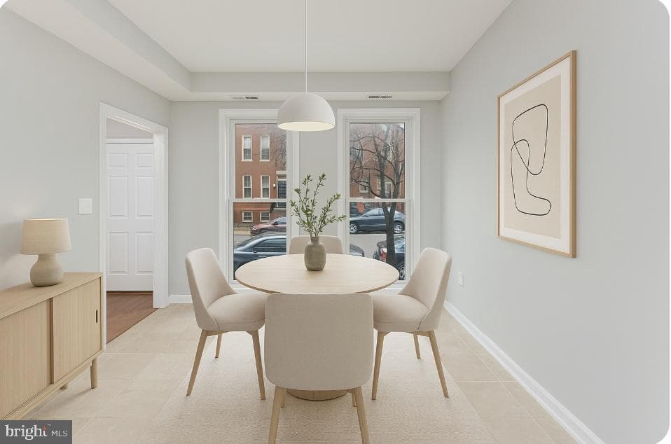 1322 W Lombard Street photo 2