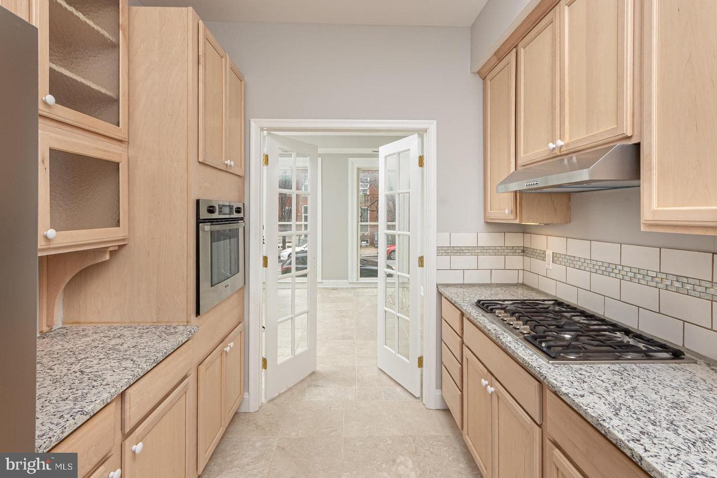 1322 W Lombard Street photo 5