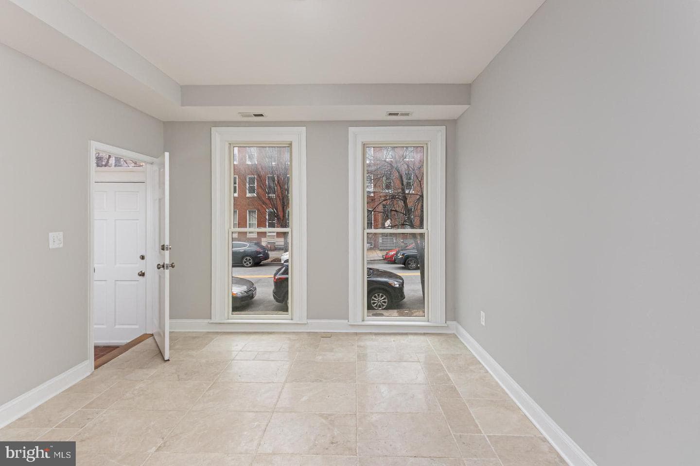 1322 W Lombard Street photo 7