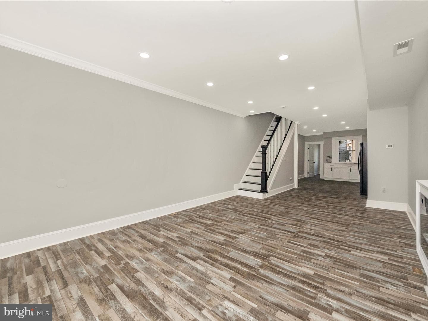 2014 Cliftwood Avenue photo 11