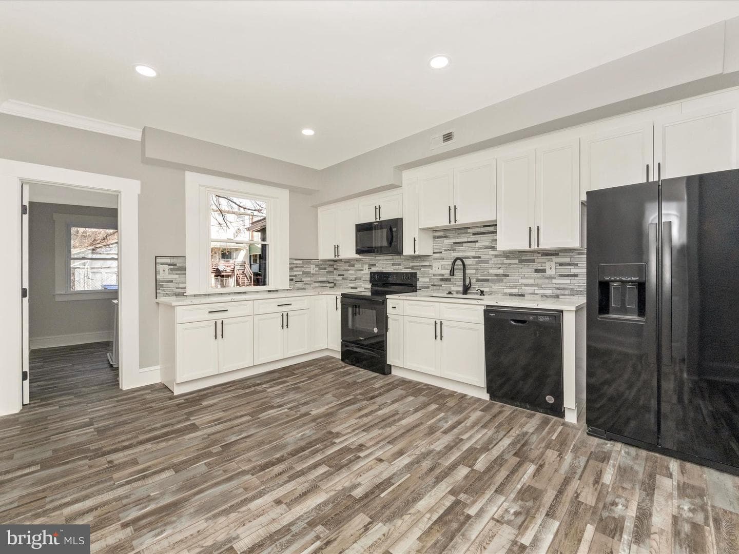 2014 Cliftwood Avenue photo 23