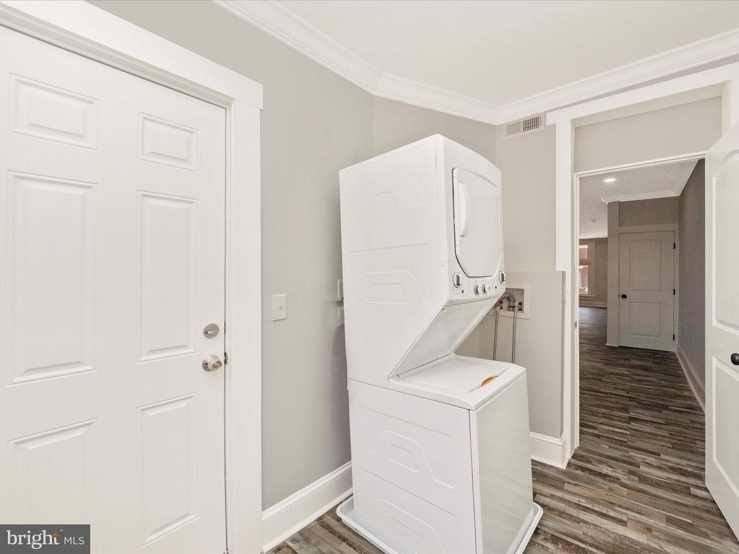 2014 Cliftwood Avenue photo 25