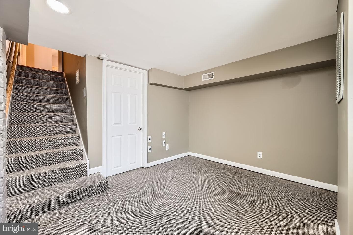 1534 S Hanover Street photo 20