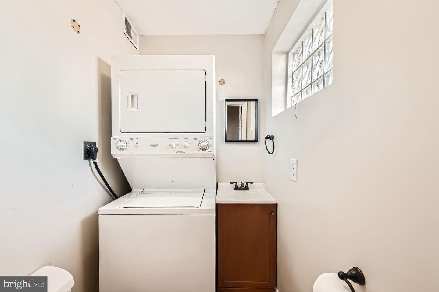 1534 S Hanover Street photo 21