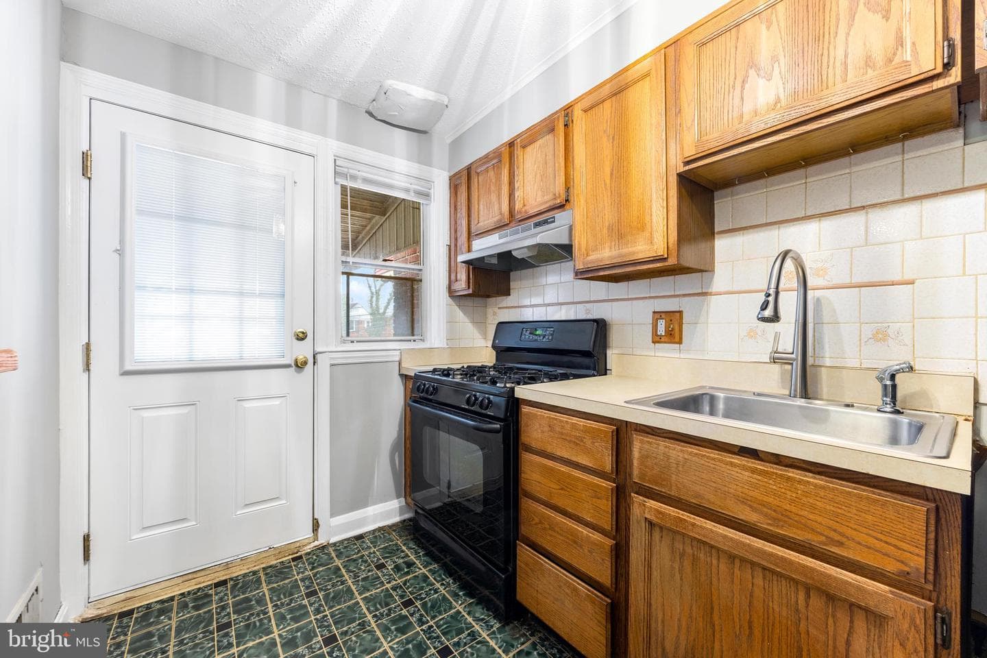 3926 Dudley Avenue photo 7
