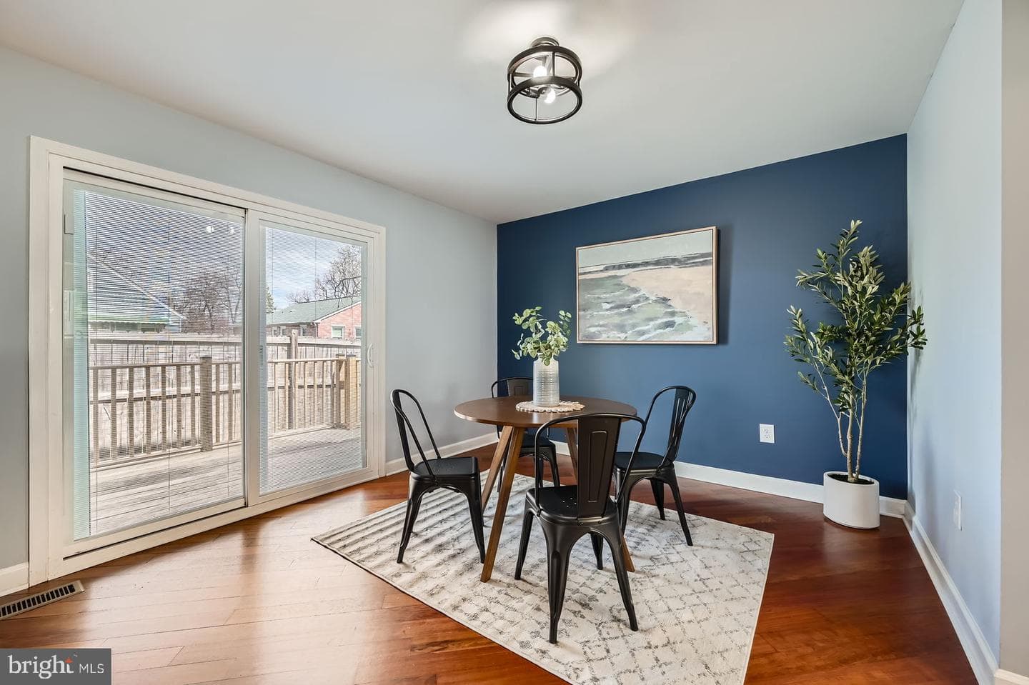 7213 Glenoak Avenue photo 10