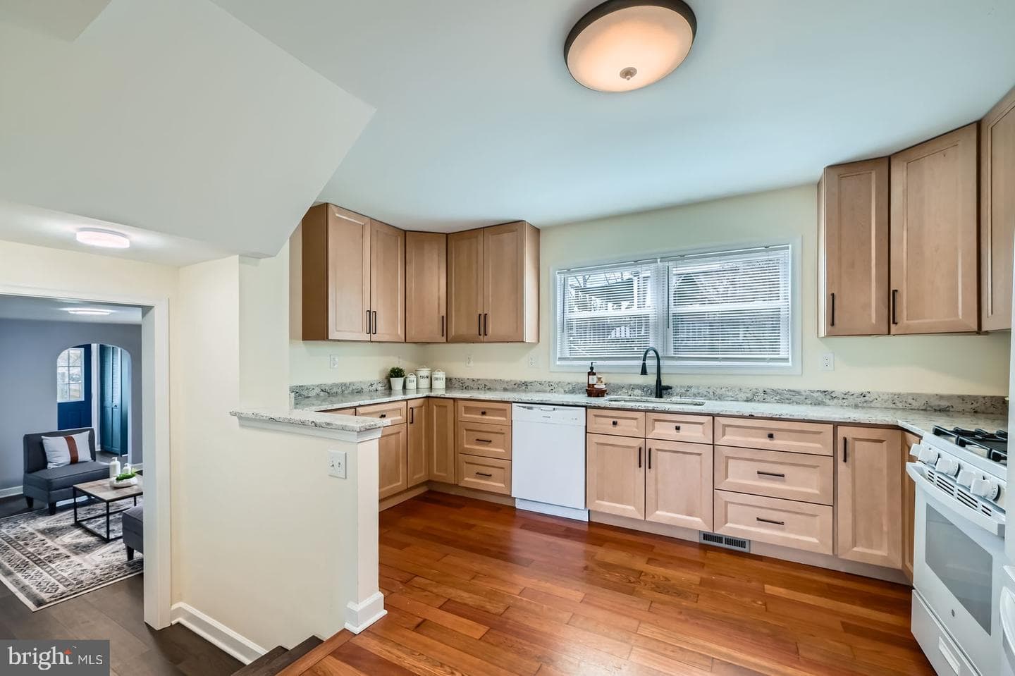 7213 Glenoak Avenue photo 12