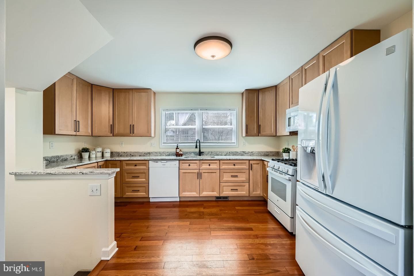 7213 Glenoak Avenue photo 13