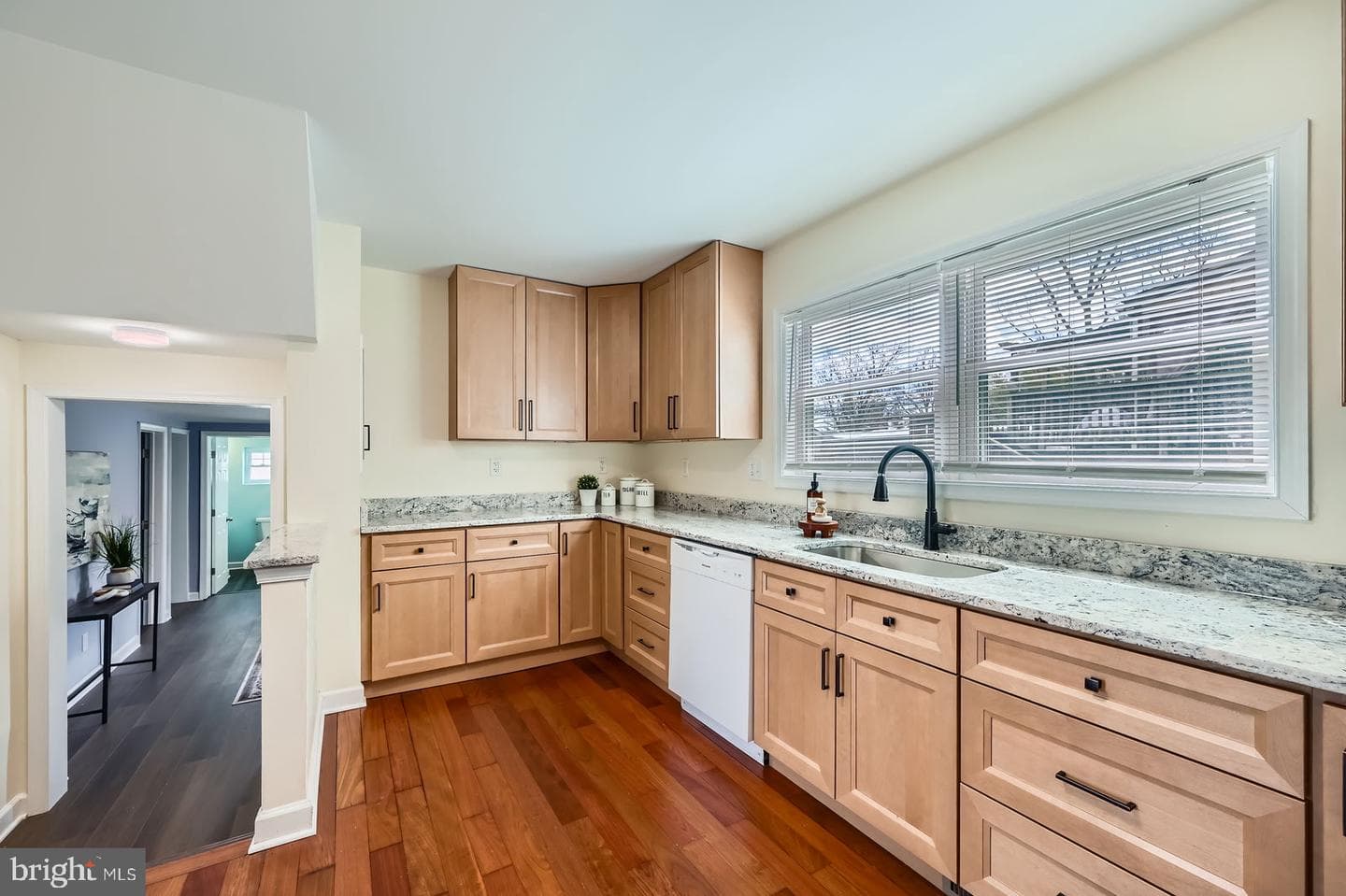 7213 Glenoak Avenue photo 14