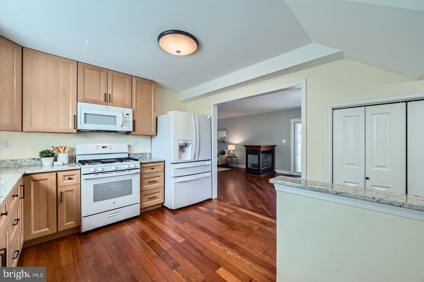 7213 Glenoak Avenue photo 16