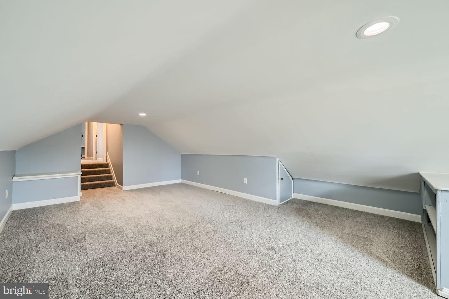 7213 Glenoak Avenue photo 32