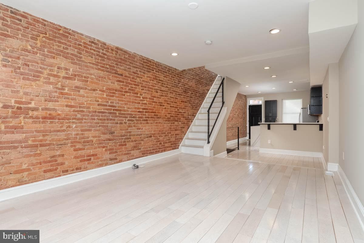 16 N Ellwood Avenue photo 8