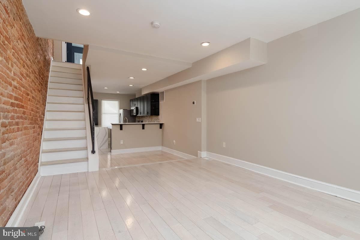 16 N Ellwood Avenue photo 9