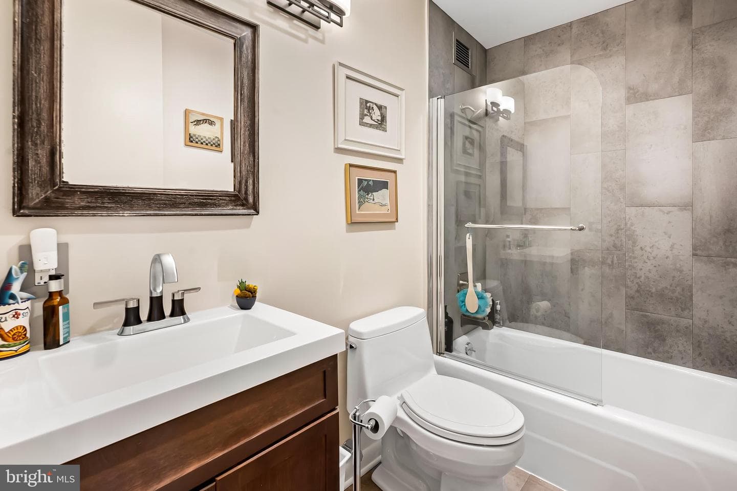 4000 N Charles Street #702 photo 21