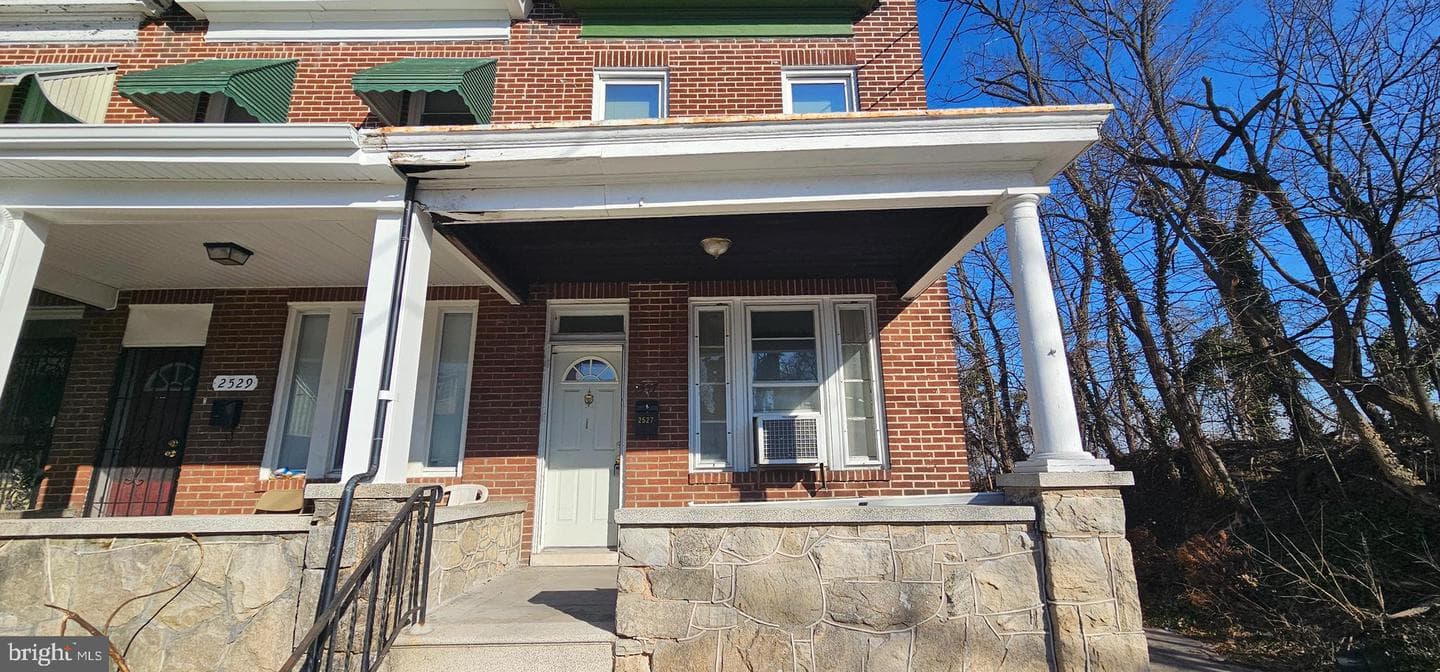 2527 Denison Street photo 1