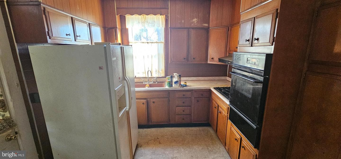 2527 Denison Street photo 8