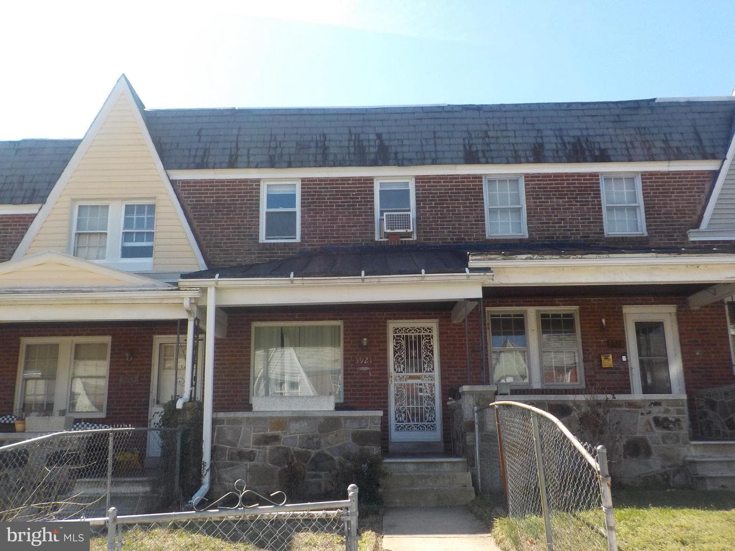 3921 Woodridge Road