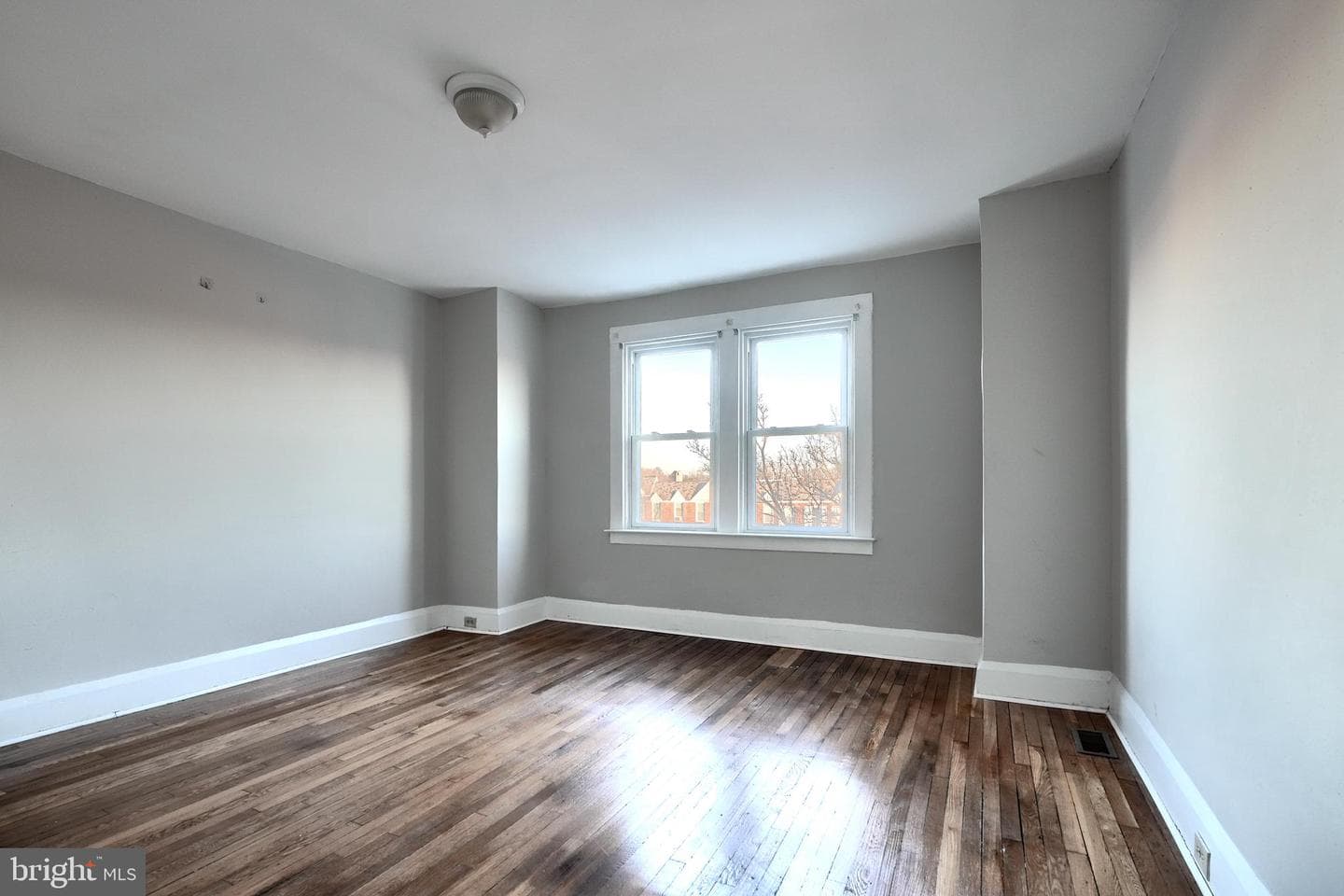 5106 Harford Road photo 10