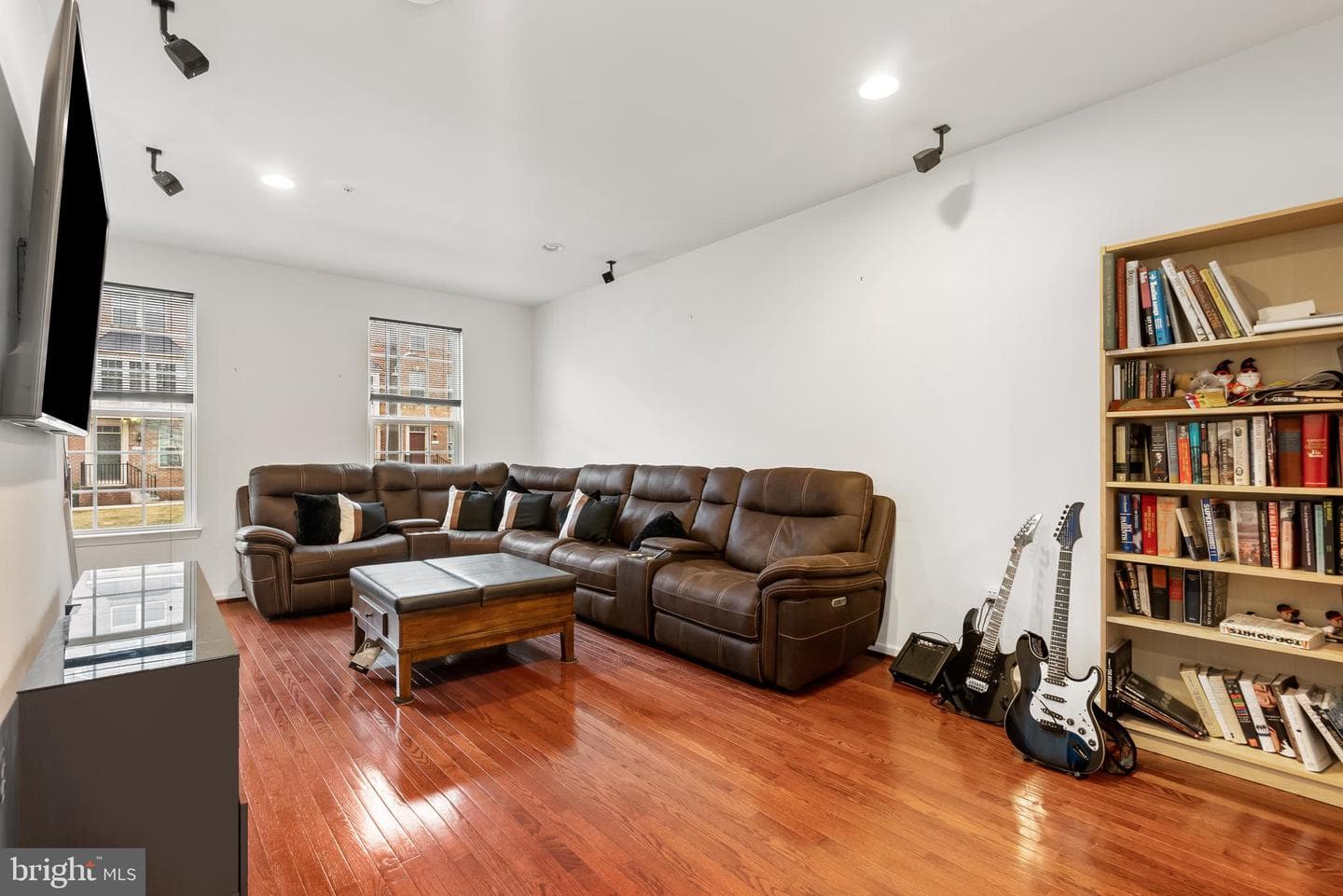 4518 Fait Avenue photo 4