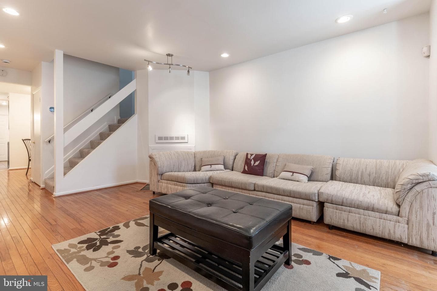 123 Scott Street