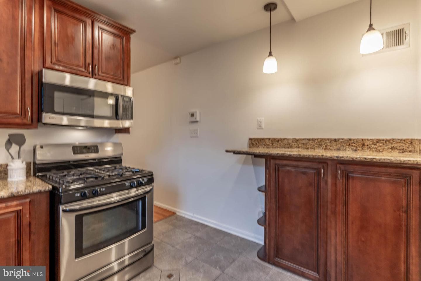 123 Scott Street photo 13