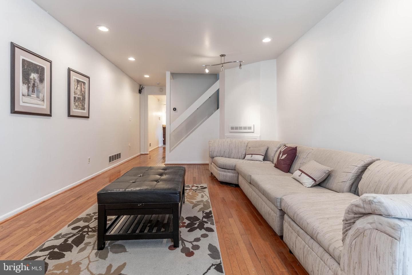 123 Scott Street photo 2