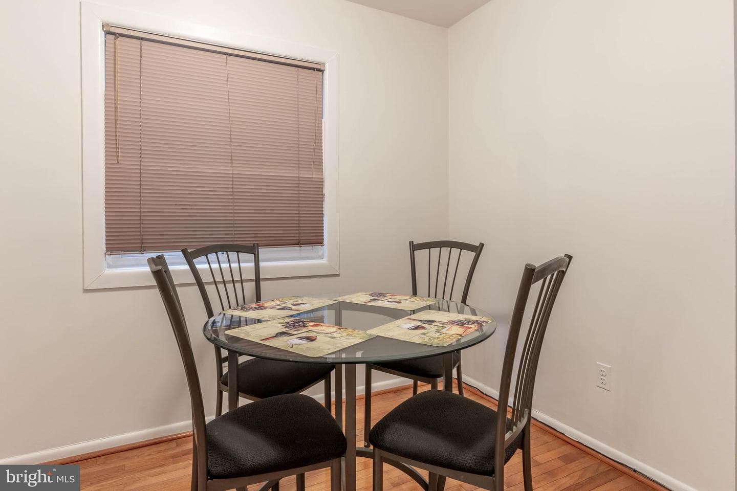 123 Scott Street photo 7
