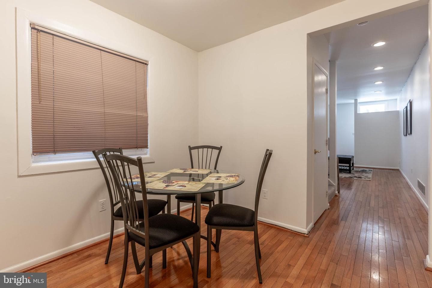 123 Scott Street photo 9