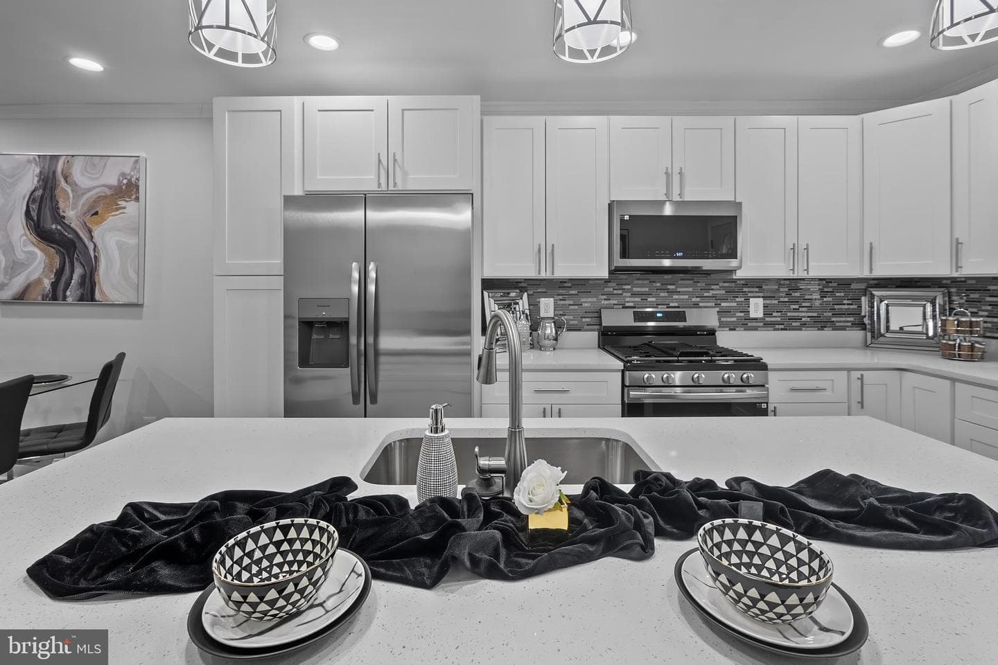 1507 Abbotston Street photo 11