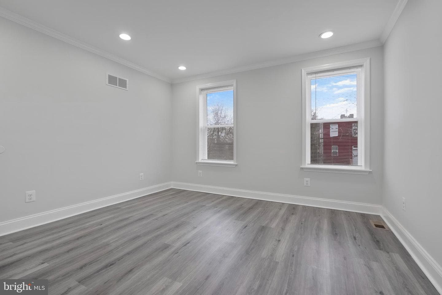1507 Abbotston Street photo 25