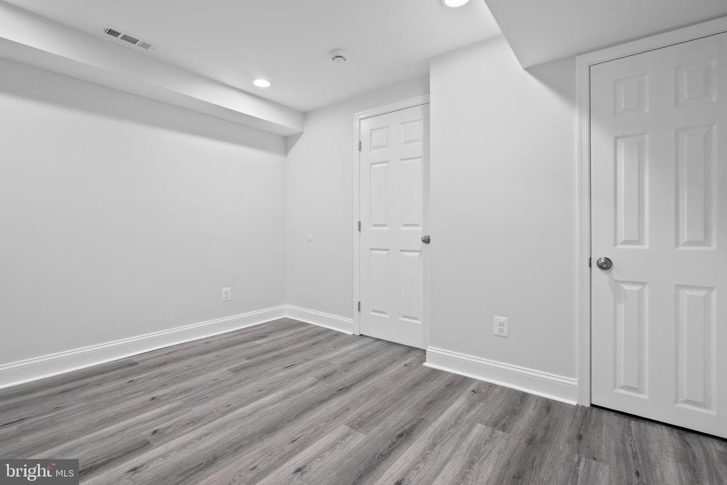 1507 Abbotston Street photo 33