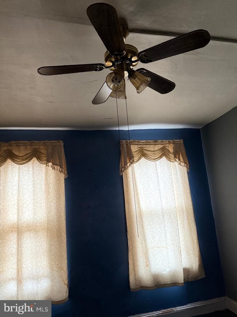 1315 N Montford Avenue photo 4