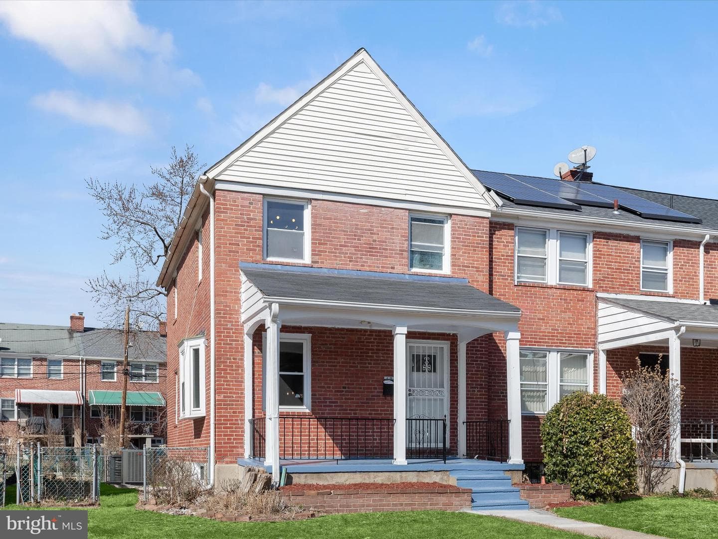 1350 Pentwood Road photo 1