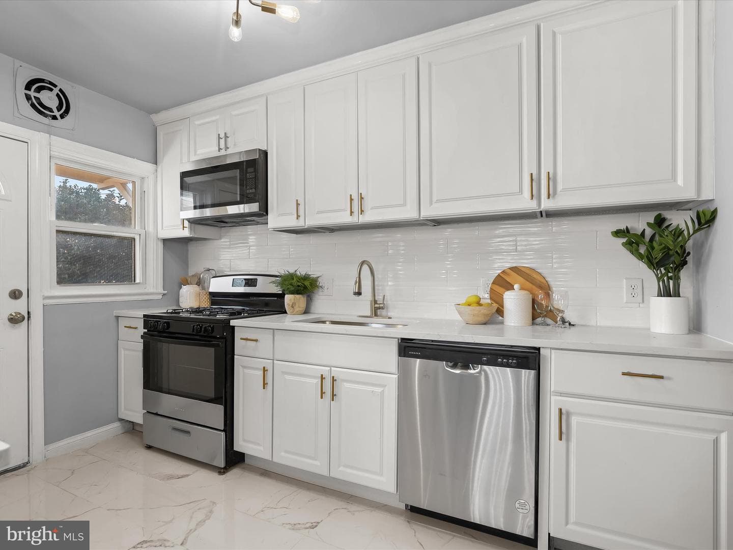 1350 Pentwood Road photo 14