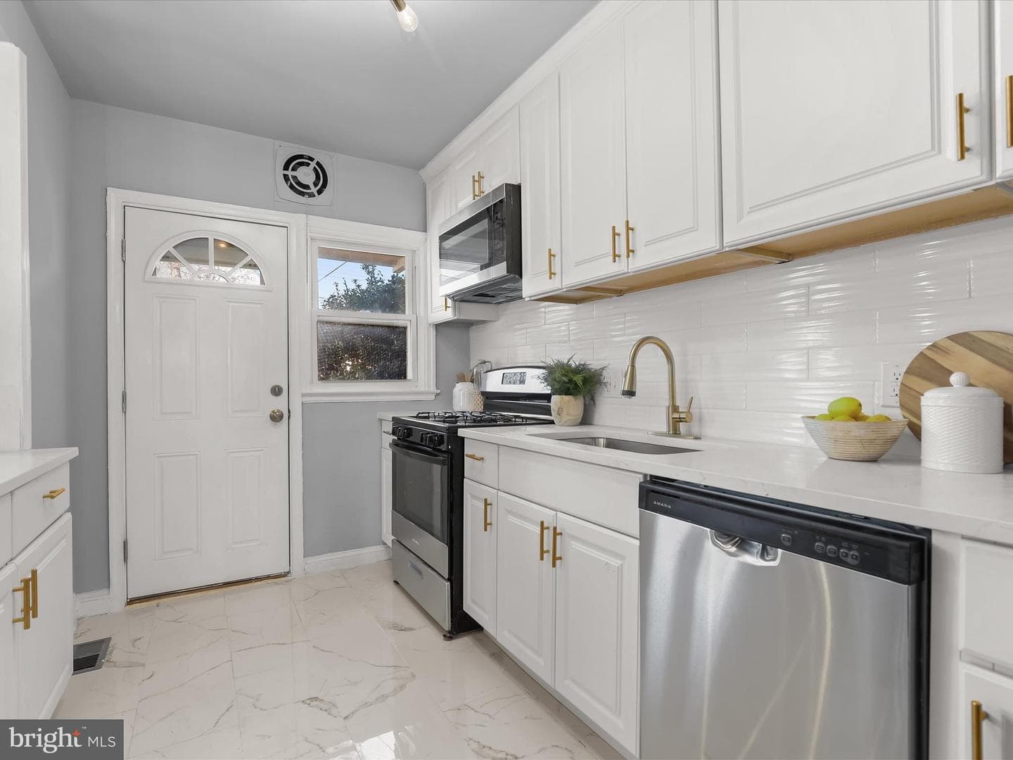 1350 Pentwood Road photo 16