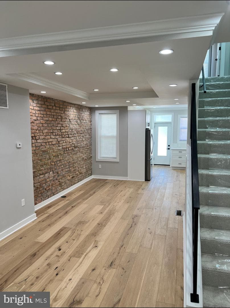 608 Grundy Street photo 3