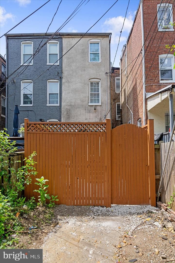 2411 Maryland Avenue photo 40